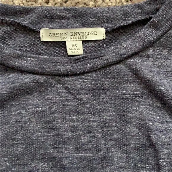 Women’s Tops - Picture 2 of 3